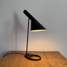 Lampada da tavolo AJ