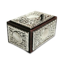 Scatole argento e legno