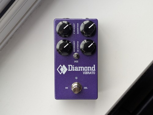 Diamond pedals vibrato - pedals, v2