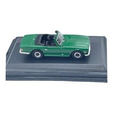 Triumph TR6 verde smeraldo con