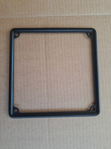 Cornice metallo porta targa