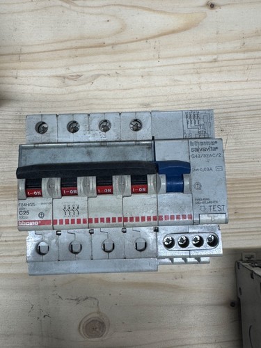 Bticino f84h c25 salvavita - c25,