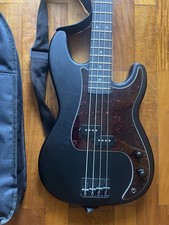 Basso elettrico attivo 4 corde