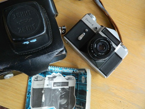 Zenith fotocamera reflex - e,