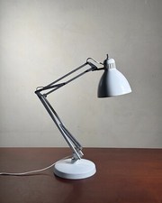 Lampada da tavolo Naska Loris, Luxo L-1 di Jac Jacobsen, anni 50 bianca con base