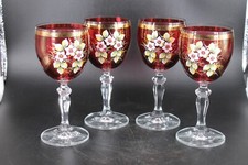 Quattro bicchieri in cristallo