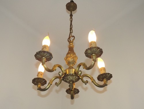 Lampadario stile tradizionale