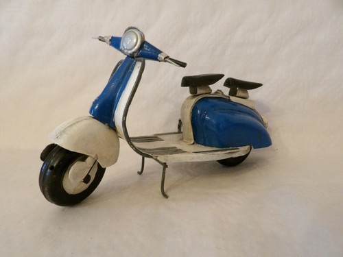 Modello miniatura vespa - in,