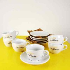 tazze e piattini in ceramica