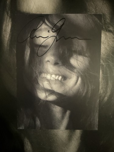 Ariana grande petal signed - ariana,