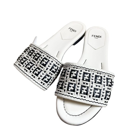 Fendi sandali piatti - fendi,