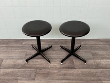 Coppia Di Sgabelli Stile