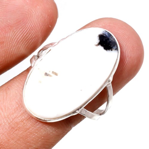 Anello con pietre preziose