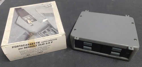 Portacassette sotto plancia