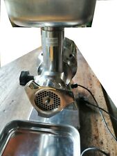 Tritacarne professionale marca T2Group in ottime condizioni. Usato pochissimo.