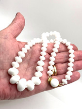 Collana perle vetro latte