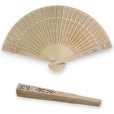 Ventaglio in legno traforato