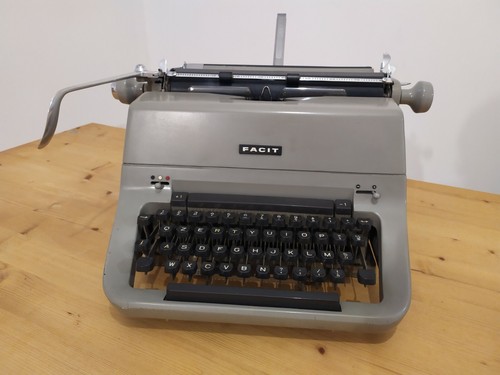 Macchina scrivere facit - scrivere,