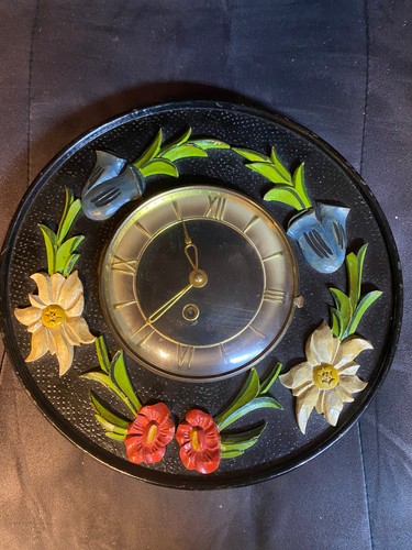 Sehr alte wanduhr anfang mit - alte,
