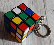 Antiguo Llavero Vintage Cubo