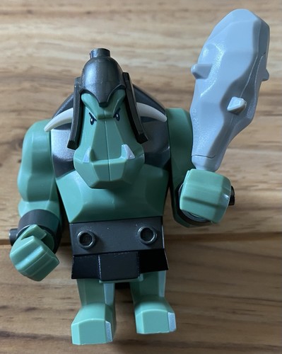 Lego armatura troll gigante