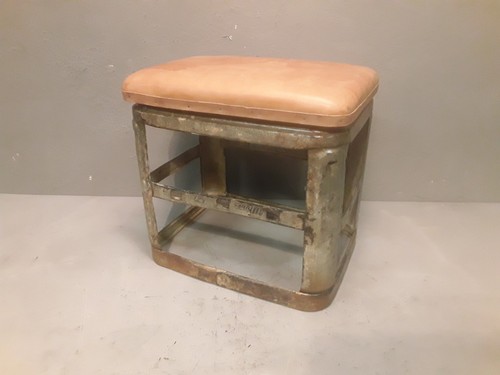 Sgabello design metallo con - in,