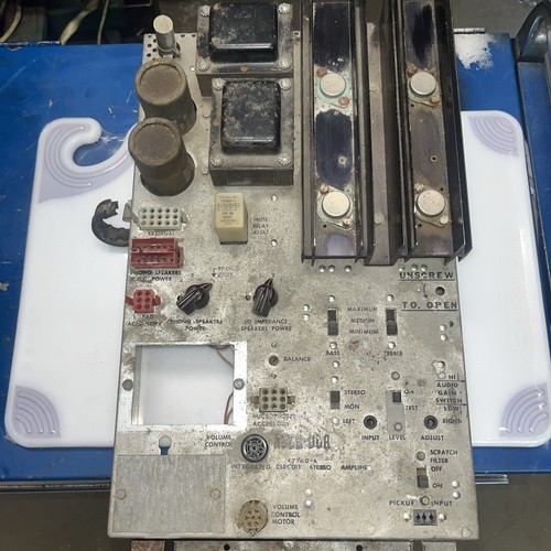 Amplificatore stereo circuito