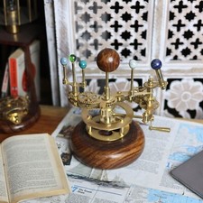 Orrery in ottone un pezzo