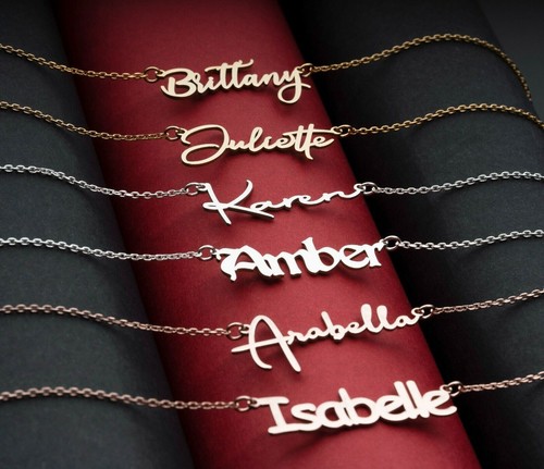 Collana con ciondolo nome