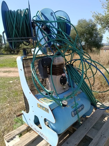 Compressore con attacco - , a