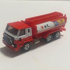 Camion cisterna Tomica Nissan