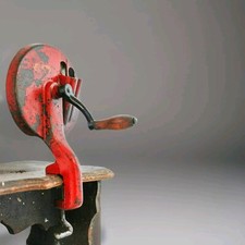 Antica affettatrice per