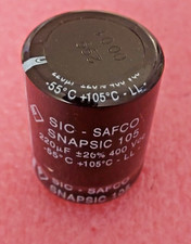 1Pezzo 220uF 400V 20% 27x40mm