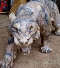 Scultura di pantera in marmo