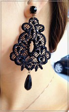 orecchini in pizzo macrame neri pendenti artigianali  con strass e punto luce