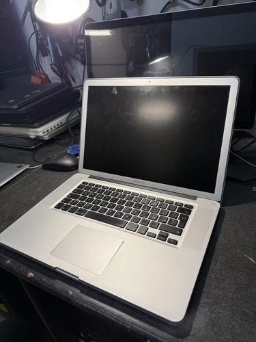 Macbook pro a1286 8gb - i5,