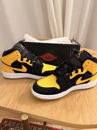 Air jordan mid - jordan,