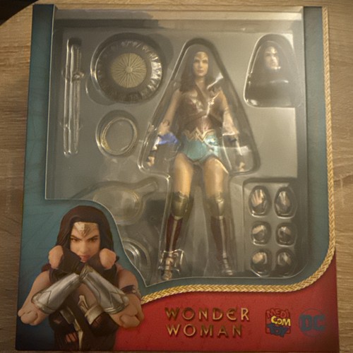 New wonder woman action - new,