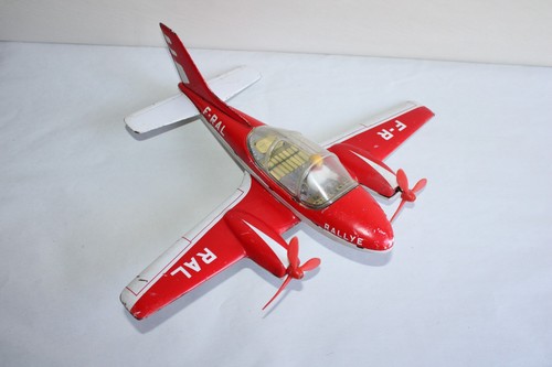 Ancien jouet joustra avion - ancien,