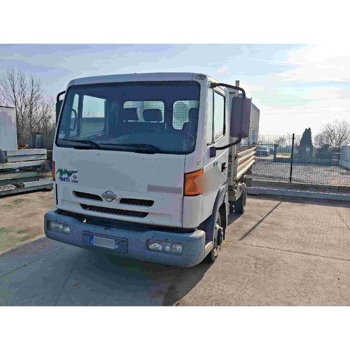 Full cab nissan atleon - full,
