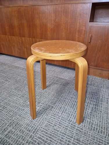 Sgabello stile alvar aalto - alvar,