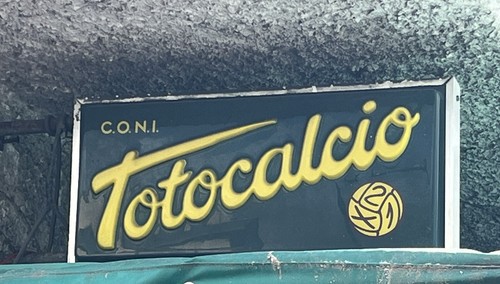 Insegna pubblicitaria luminosa