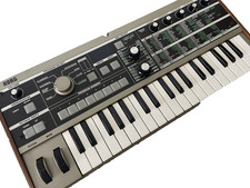 KORG microKORG con adattatore CA e microfono a condensatore testato...