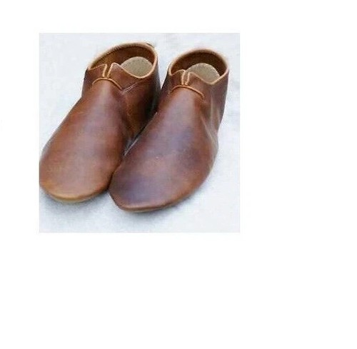 Scarpe medievali - , in