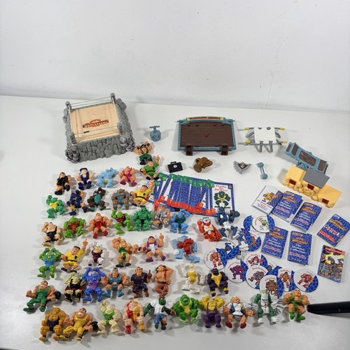 Monster wrestlers pocket - in,