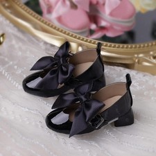 Scarpe col tacco alto per