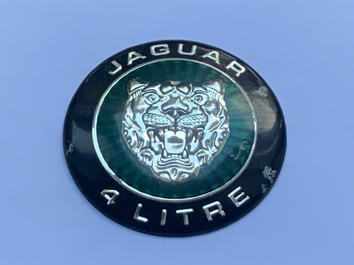 Emblema distintivo cofano