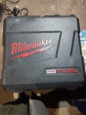 Trapano Avvitatore a Percussione Milwaukee M18 BPD-202C 18V  con 2 Batterie e..