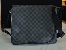 LOUIS VUITTON Daniel MM