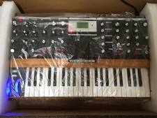 Moog Minimoog Voyager